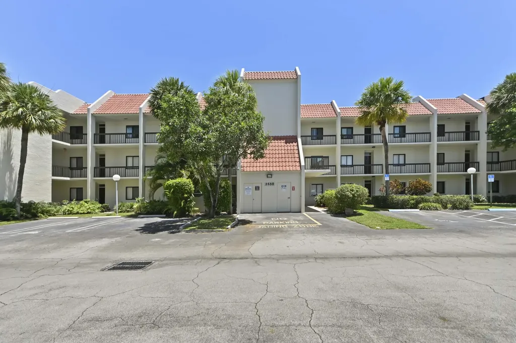 2550 Presidential Way West Palm Beach FL 33401