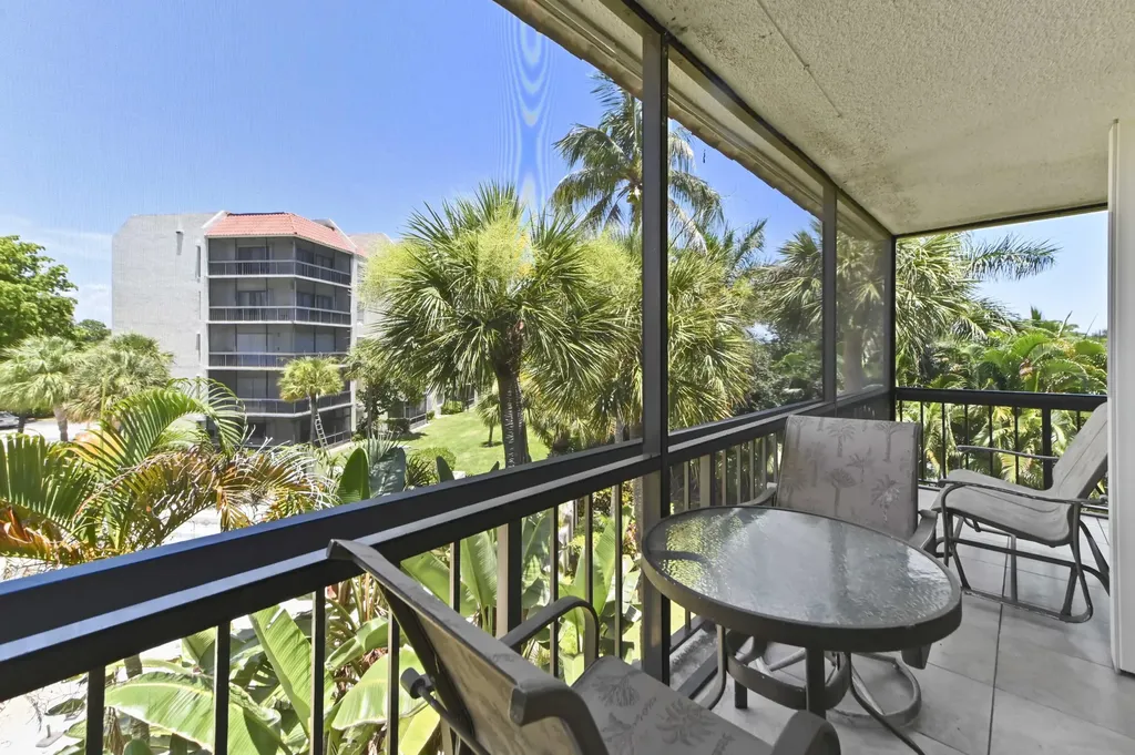 2550 Presidential Way West Palm Beach FL 33401