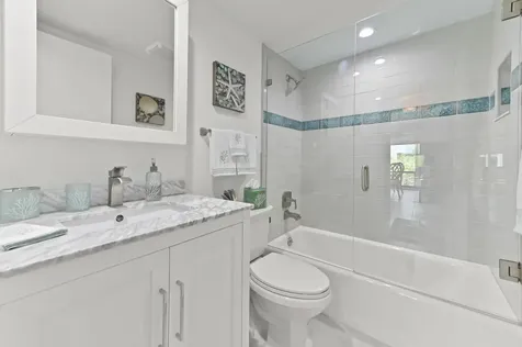 2550 Presidential Way West Palm Beach FL 33401