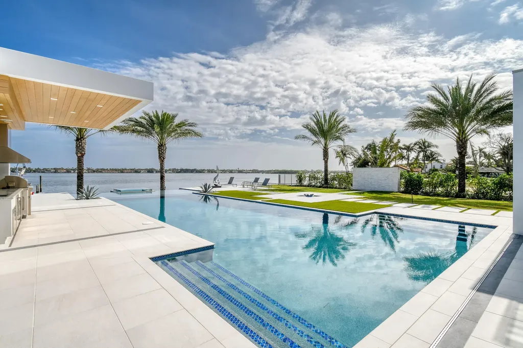 3030 Washington Road West Palm Beach FL 33405