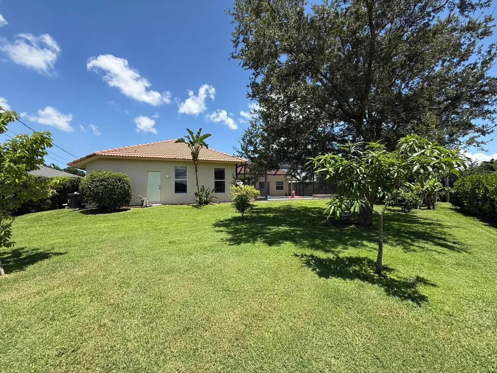 2810 SE Tate Avenue Port St Lucie FL 34984