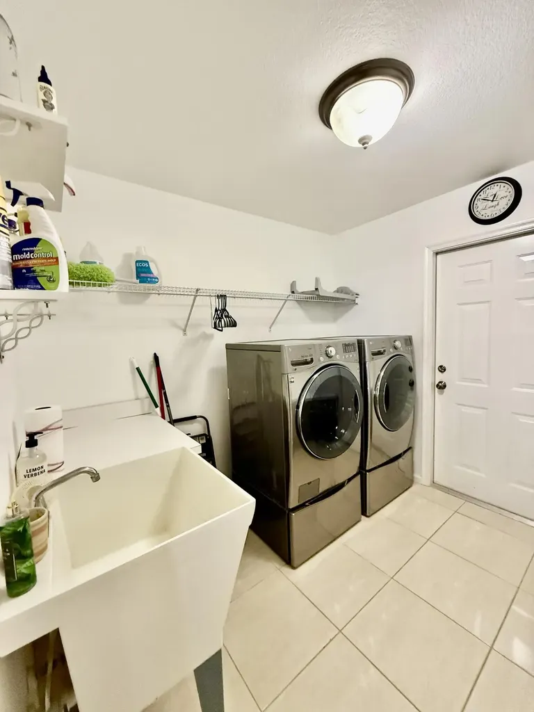 2810 SE Tate Avenue Port St Lucie FL 34984