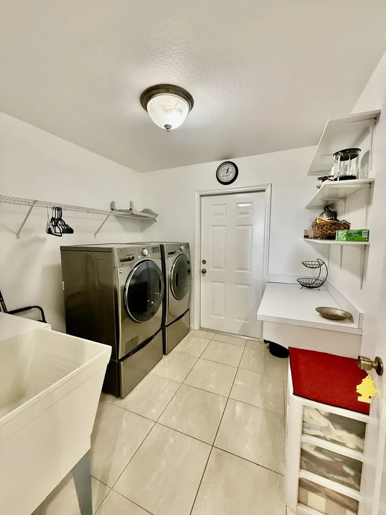 2810 SE Tate Avenue Port St Lucie FL 34984