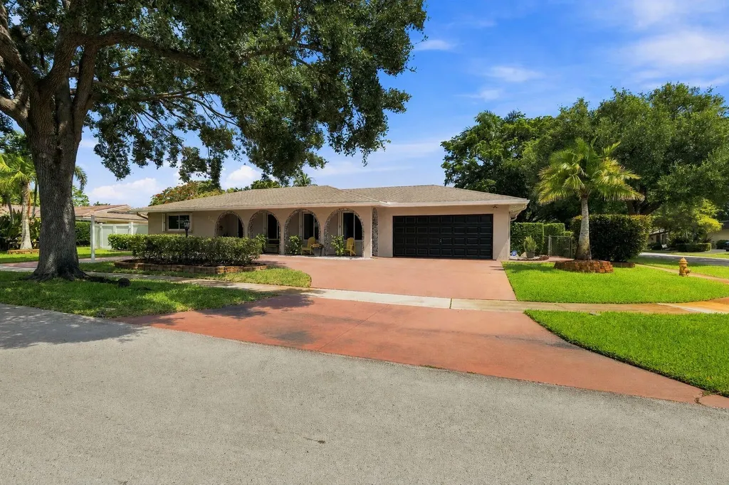 7381 SW 9th Street Plantation FL 33317