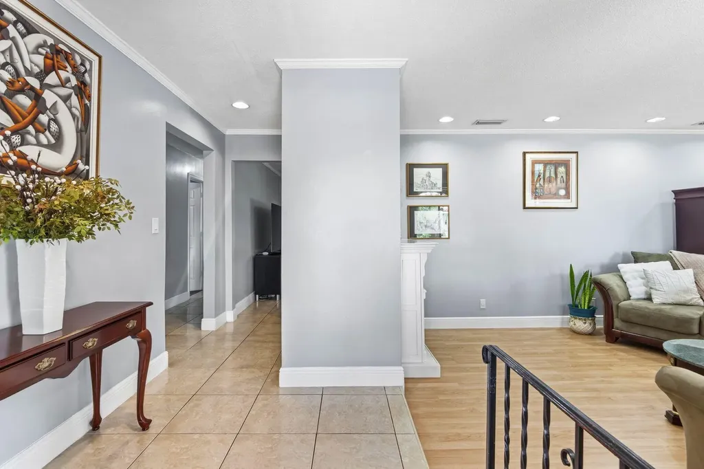 7381 SW 9th Street Plantation FL 33317