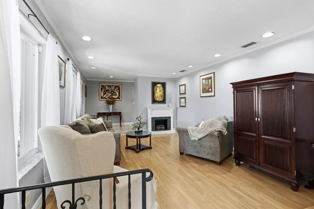 7381 SW 9th Street Plantation FL 33317