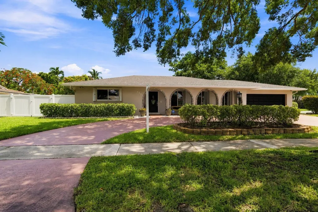 7381 SW 9th Street Plantation FL 33317