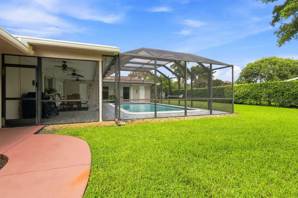 7381 SW 9th Street Plantation FL 33317