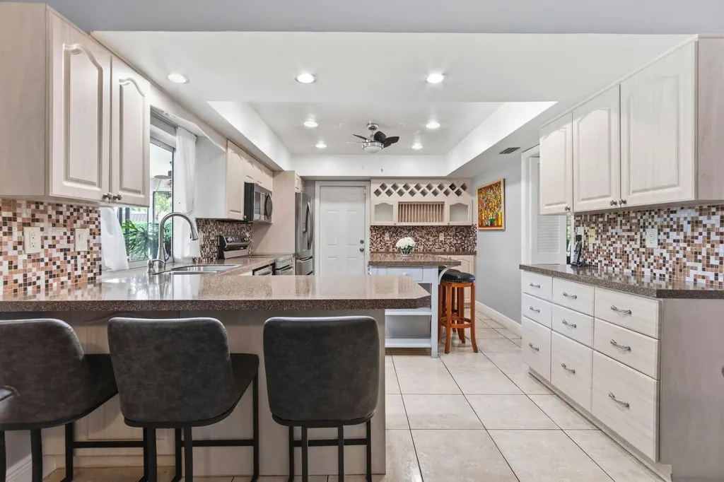 7381 SW 9th Street Plantation FL 33317