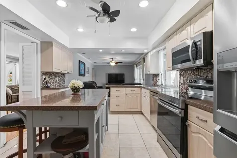 7381 SW 9th Street Plantation FL 33317