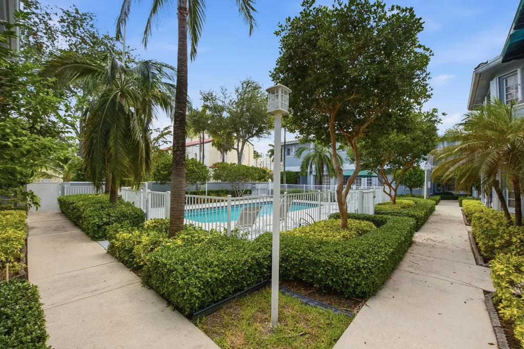 917 NE 3rd Street Fort Lauderdale FL 33301
