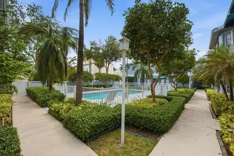 917 NE 3rd Street Fort Lauderdale FL 33301