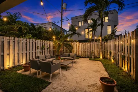917 NE 3rd Street Fort Lauderdale FL 33301