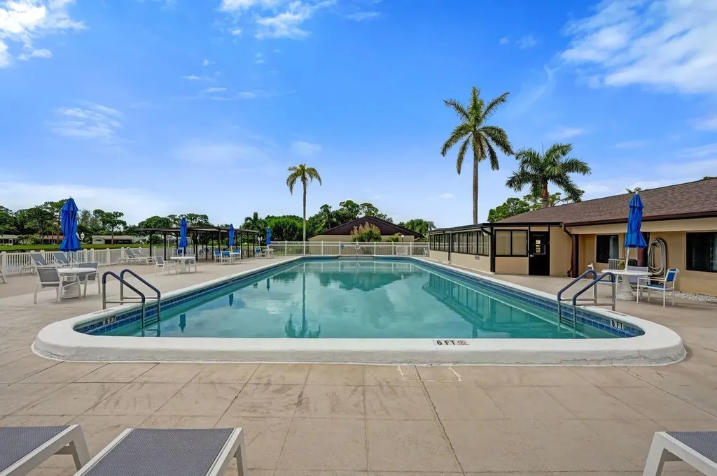 429 Pine Glen Lane Greenacres FL 33463
