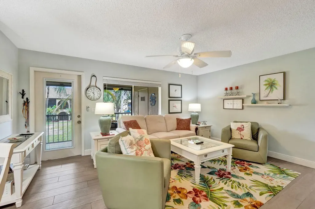 429 Pine Glen Lane Greenacres FL 33463