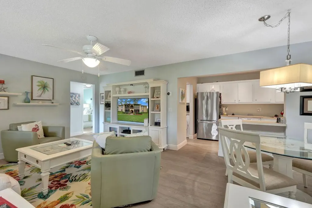 429 Pine Glen Lane Greenacres FL 33463