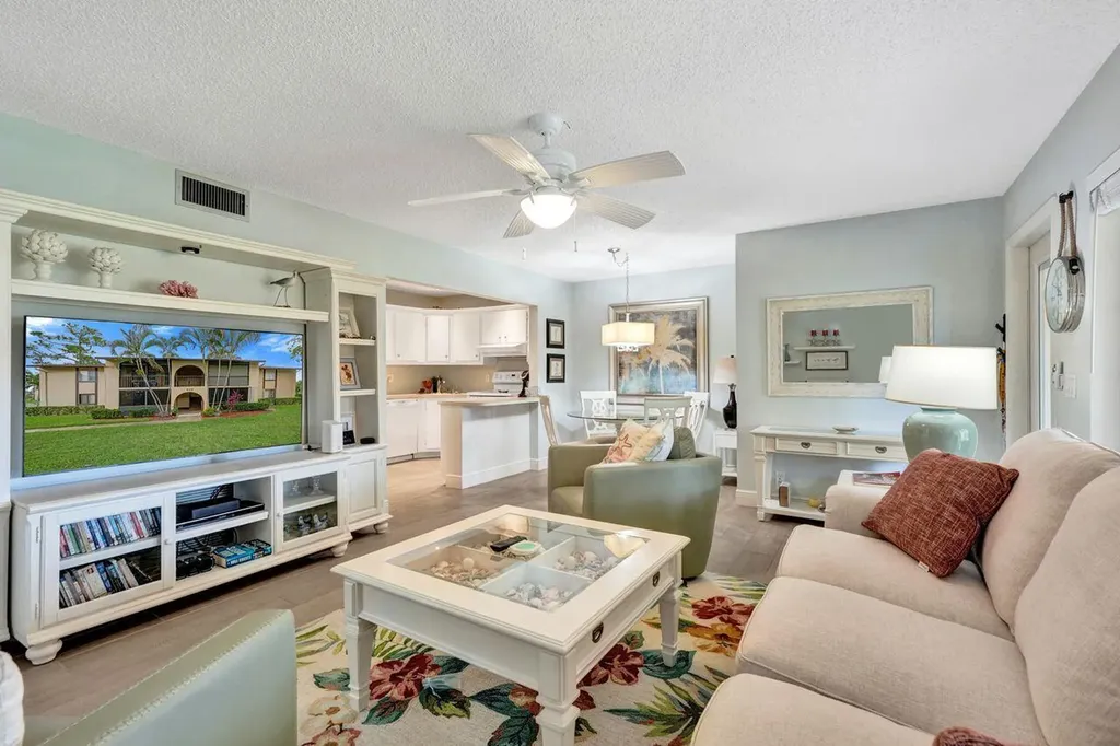 429 Pine Glen Lane Greenacres FL 33463