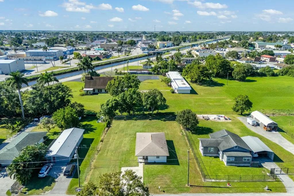 116 SE 3rd Street N Belle Glade FL 33430