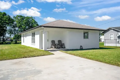 116 SE 3rd Street N Belle Glade FL 33430