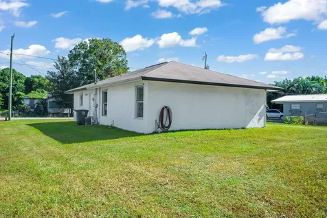116 SE 3rd Street N Belle Glade FL 33430