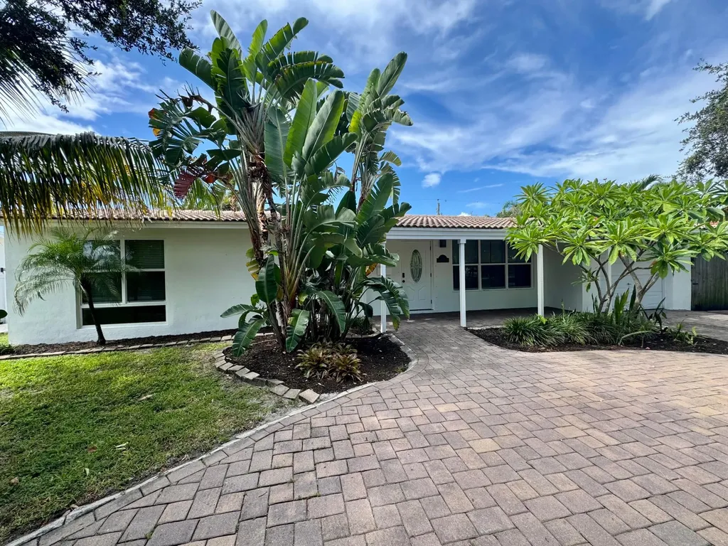 924 SE 8th Court Deerfield Beach FL 33441