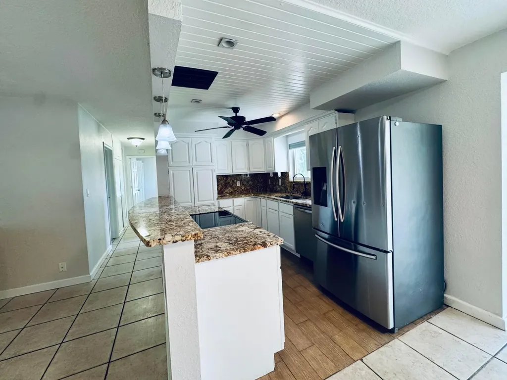 924 SE 8th Court Deerfield Beach FL 33441