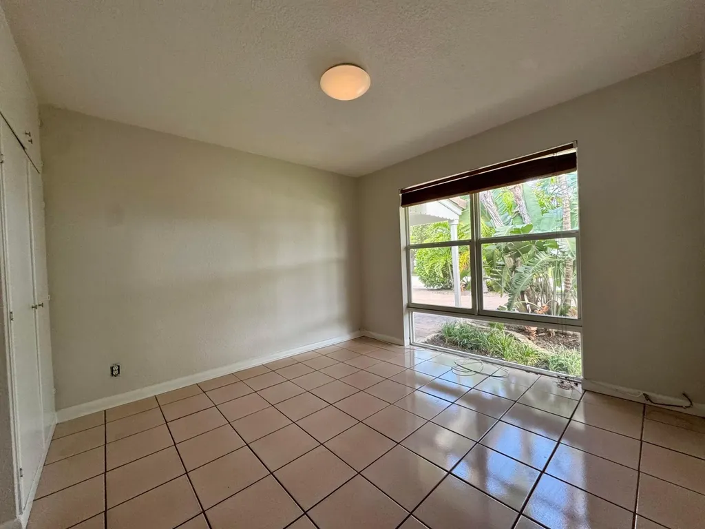 924 SE 8th Court Deerfield Beach FL 33441