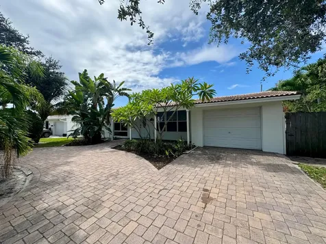 924 SE 8th Court Deerfield Beach FL 33441