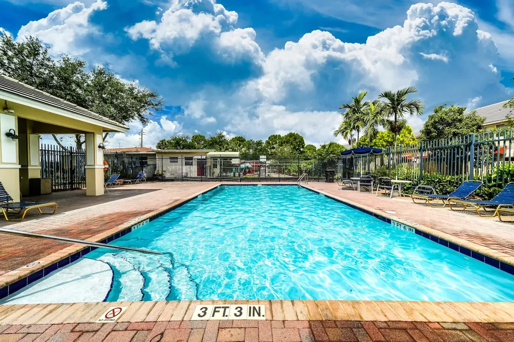 3317 NW 29th Court Lauderdale Lakes FL 33311