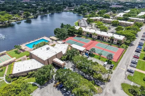 412 Briarwood Circle Hollywood FL 33024