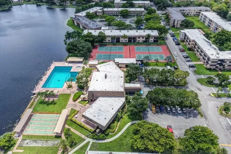 412 Briarwood Circle Hollywood FL 33024