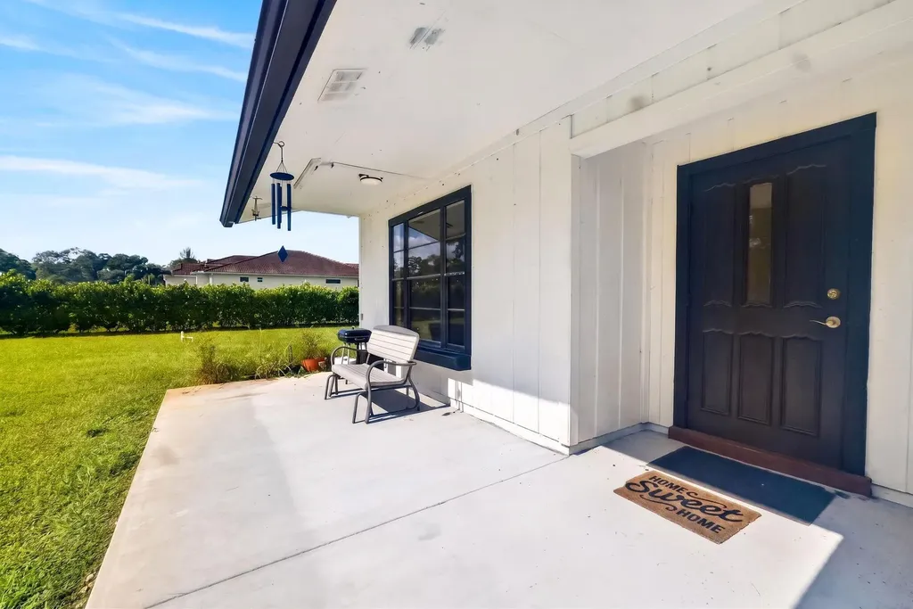 5989 Coconut Boulevard The Acreage FL 33411
