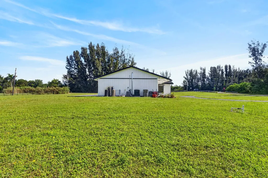 5989 Coconut Boulevard The Acreage FL 33411