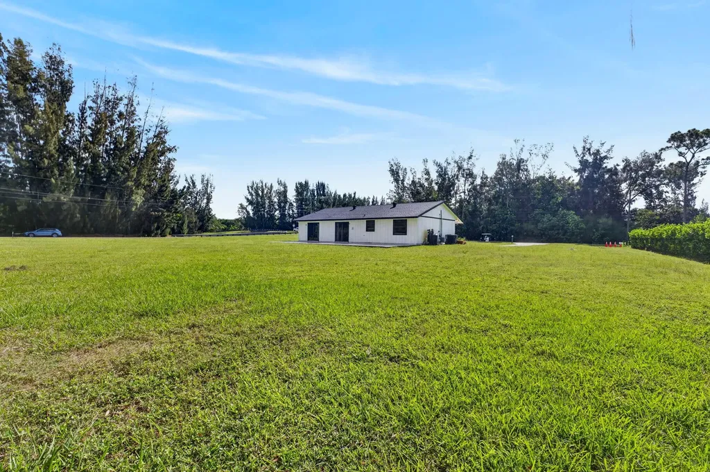5989 Coconut Boulevard The Acreage FL 33411