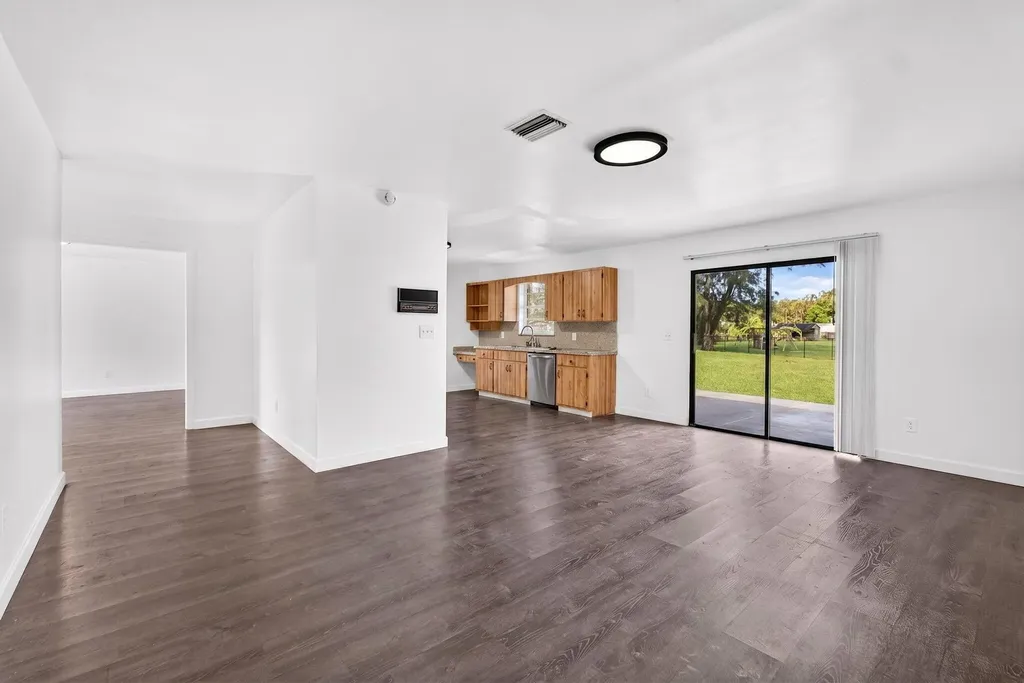 5989 Coconut Boulevard The Acreage FL 33411