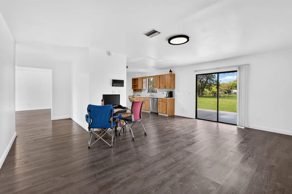 5989 Coconut Boulevard The Acreage FL 33411