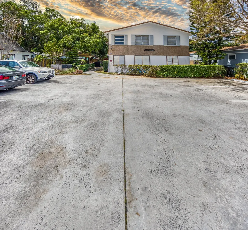411 S M Street Lake Worth Beach FL 33460