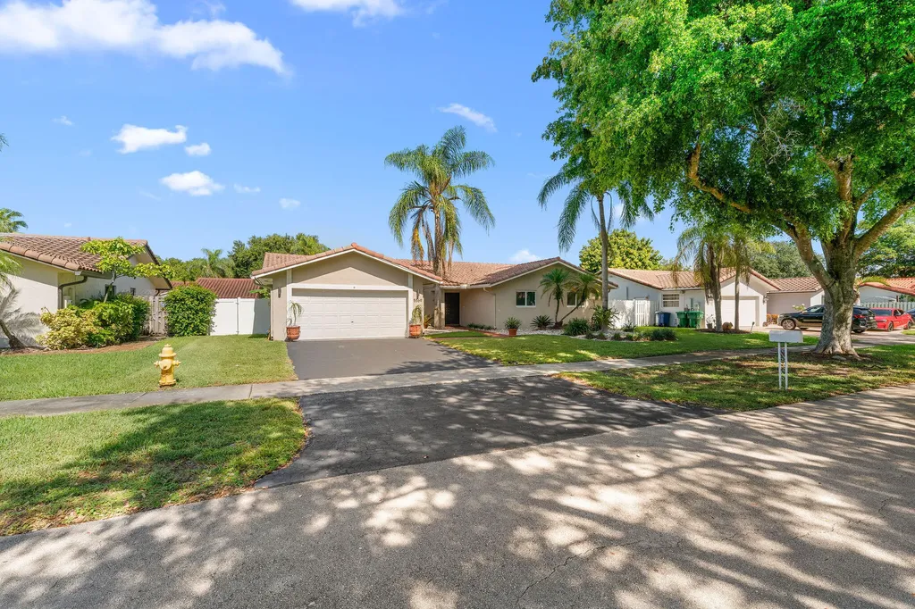 5569 SW 112th Terrace Cooper City FL 33330