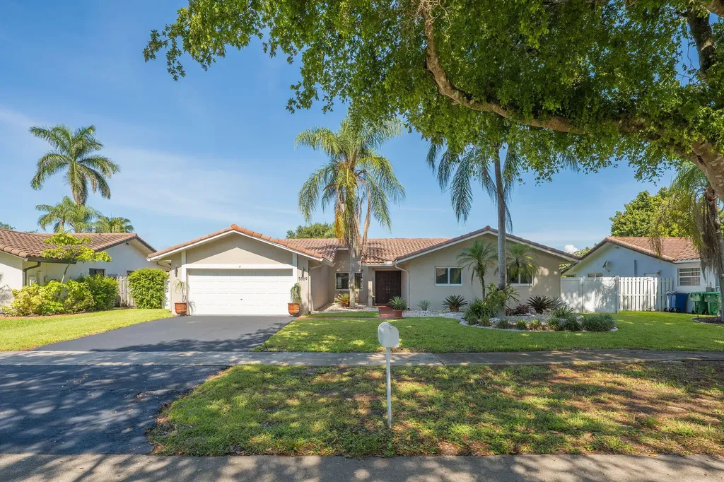 5569 SW 112th Terrace Cooper City FL 33330