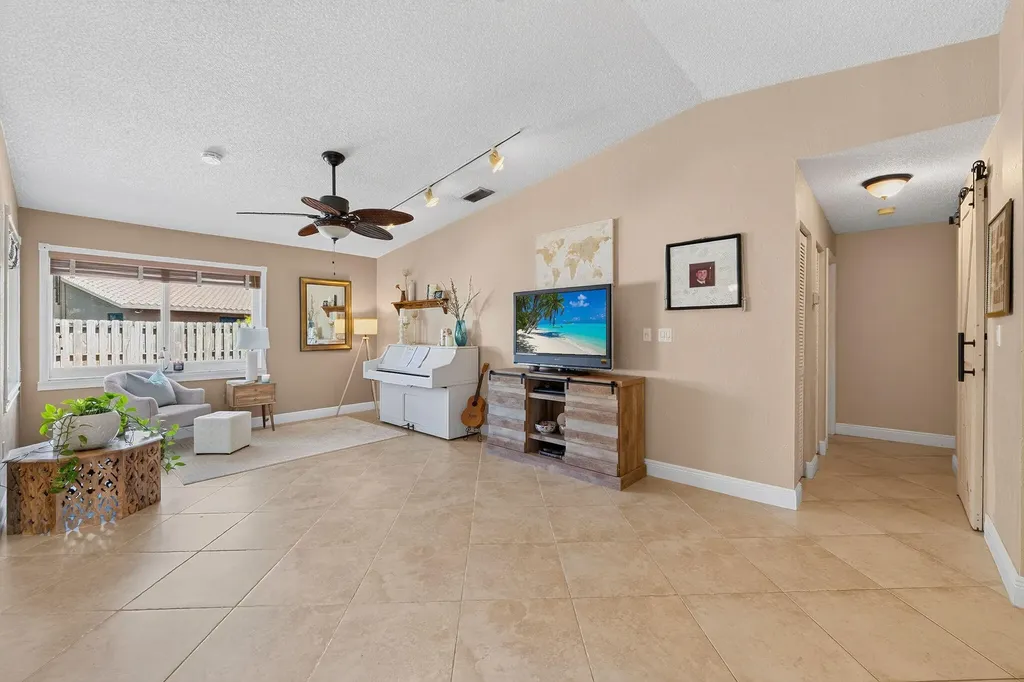 5569 SW 112th Terrace Cooper City FL 33330