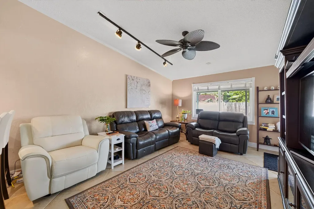5569 SW 112th Terrace Cooper City FL 33330
