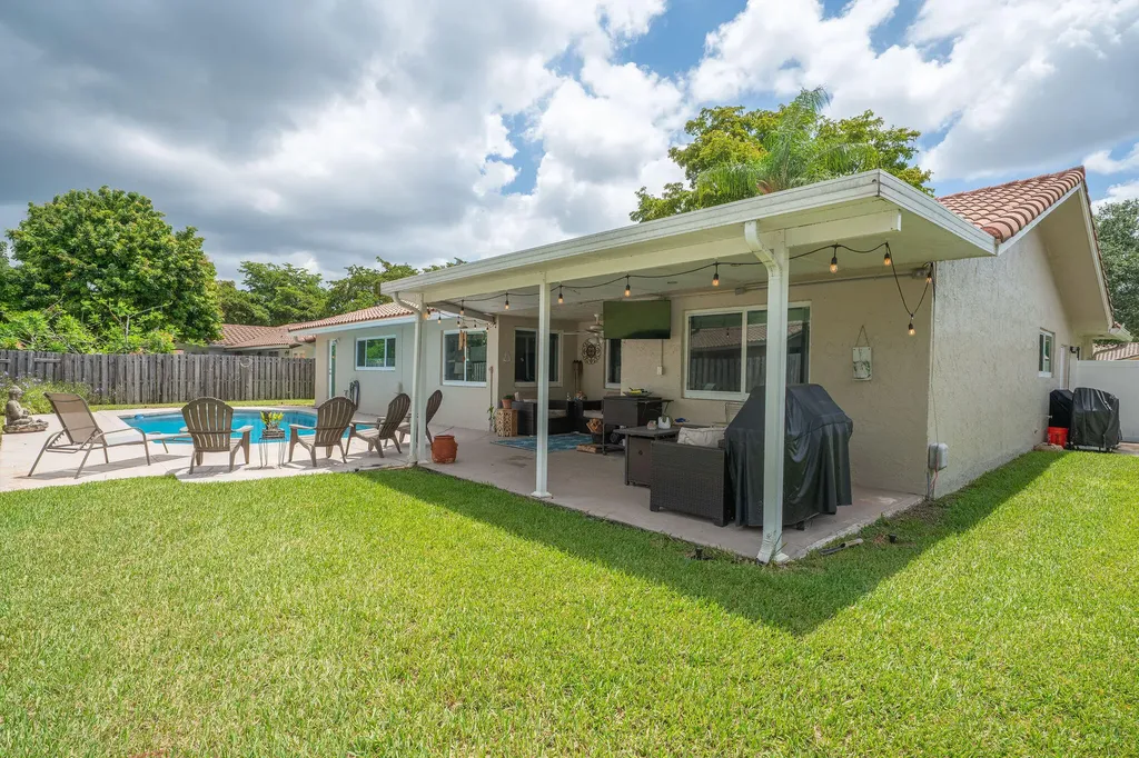 5569 SW 112th Terrace Cooper City FL 33330