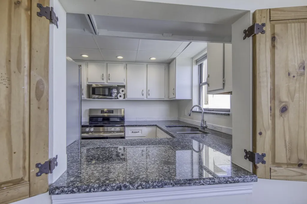 890 N Federal Highway Lantana FL 33462