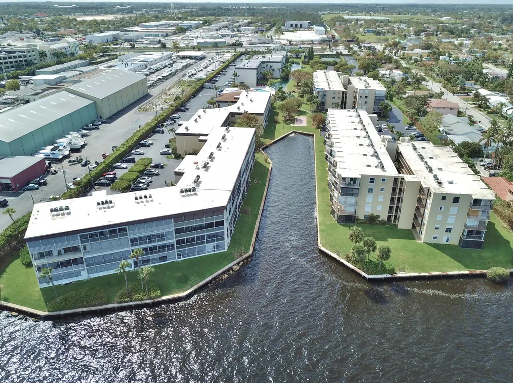 890 N Federal Highway Lantana FL 33462