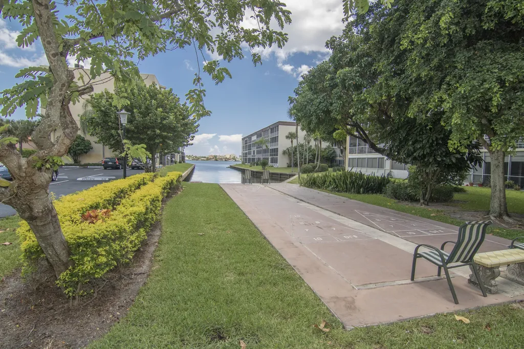 890 N Federal Highway Lantana FL 33462