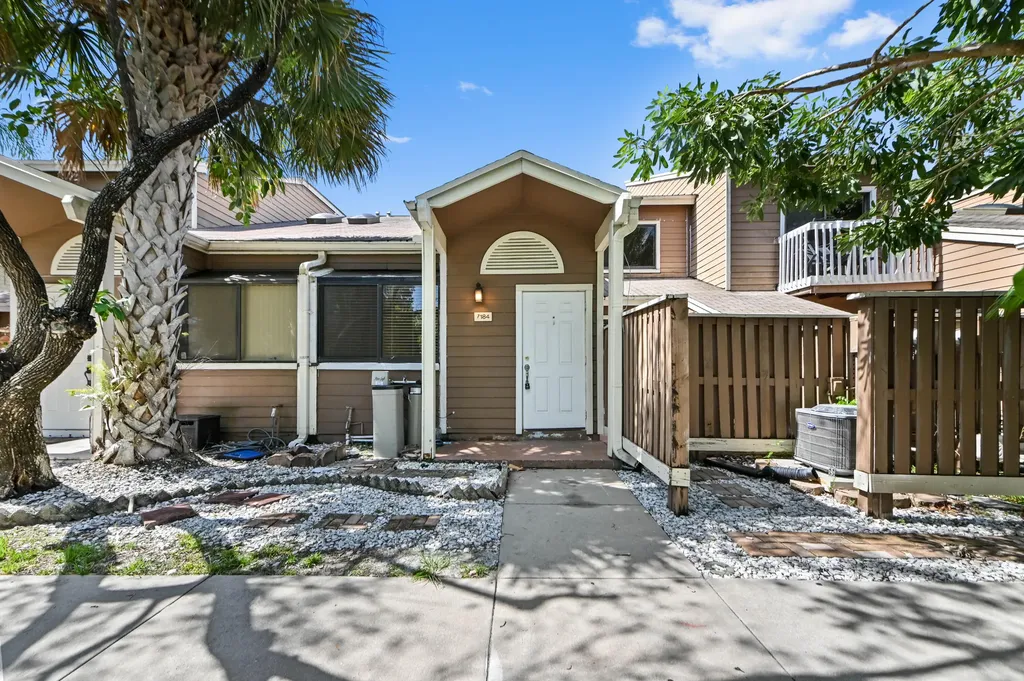 7184 Sportsmans Drive North Lauderdale FL 33068
