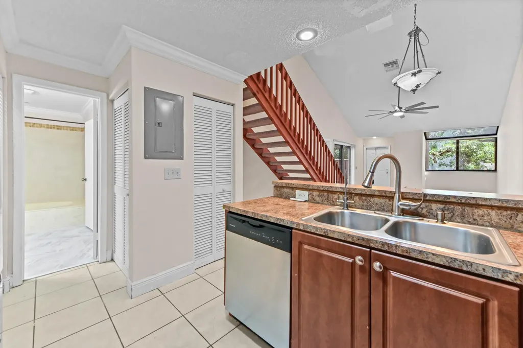 7184 Sportsmans Drive North Lauderdale FL 33068