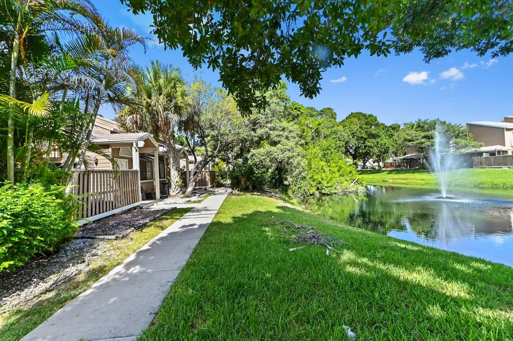 7184 Sportsmans Drive North Lauderdale FL 33068