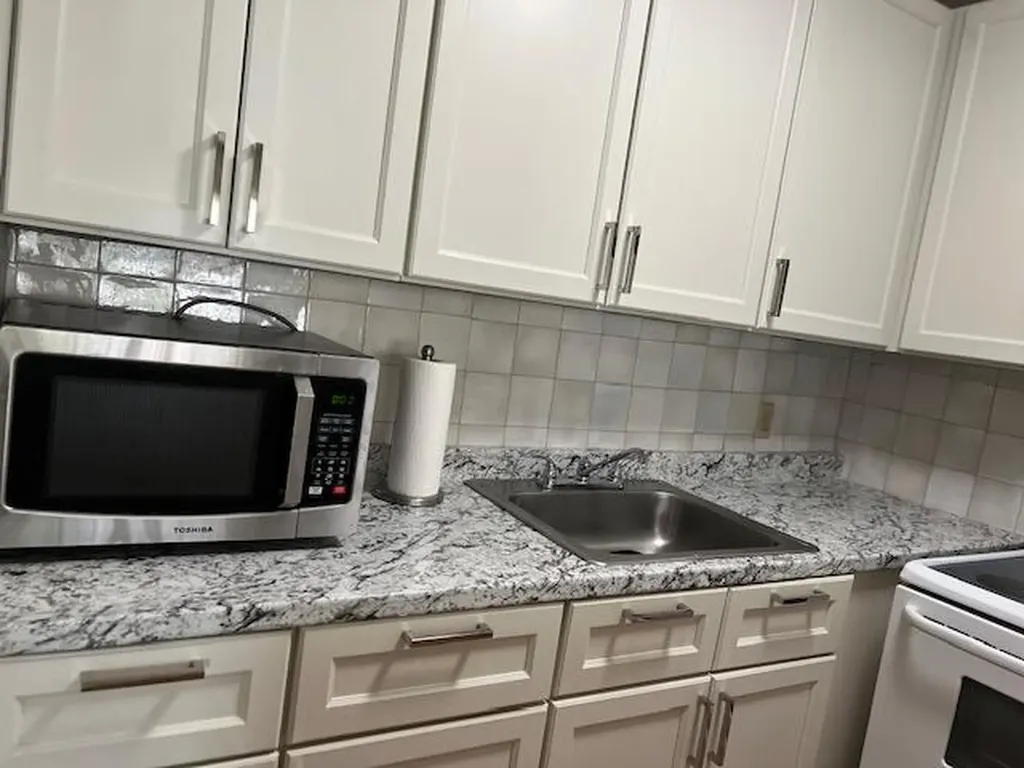 68 Fanshaw B Boca Raton FL 33434