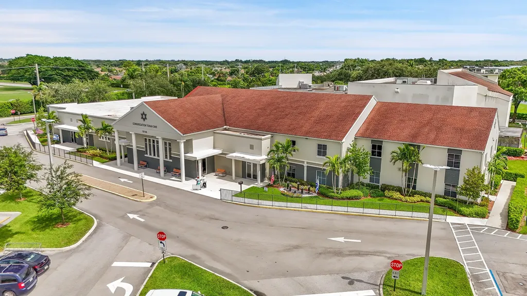 68 Fanshaw B Boca Raton FL 33434